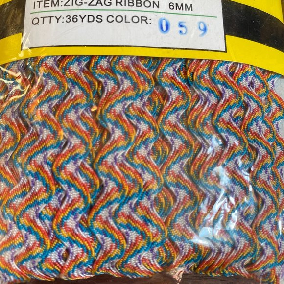 Rainbow 6mm Ric Rac Trim - Picture 2 of 2